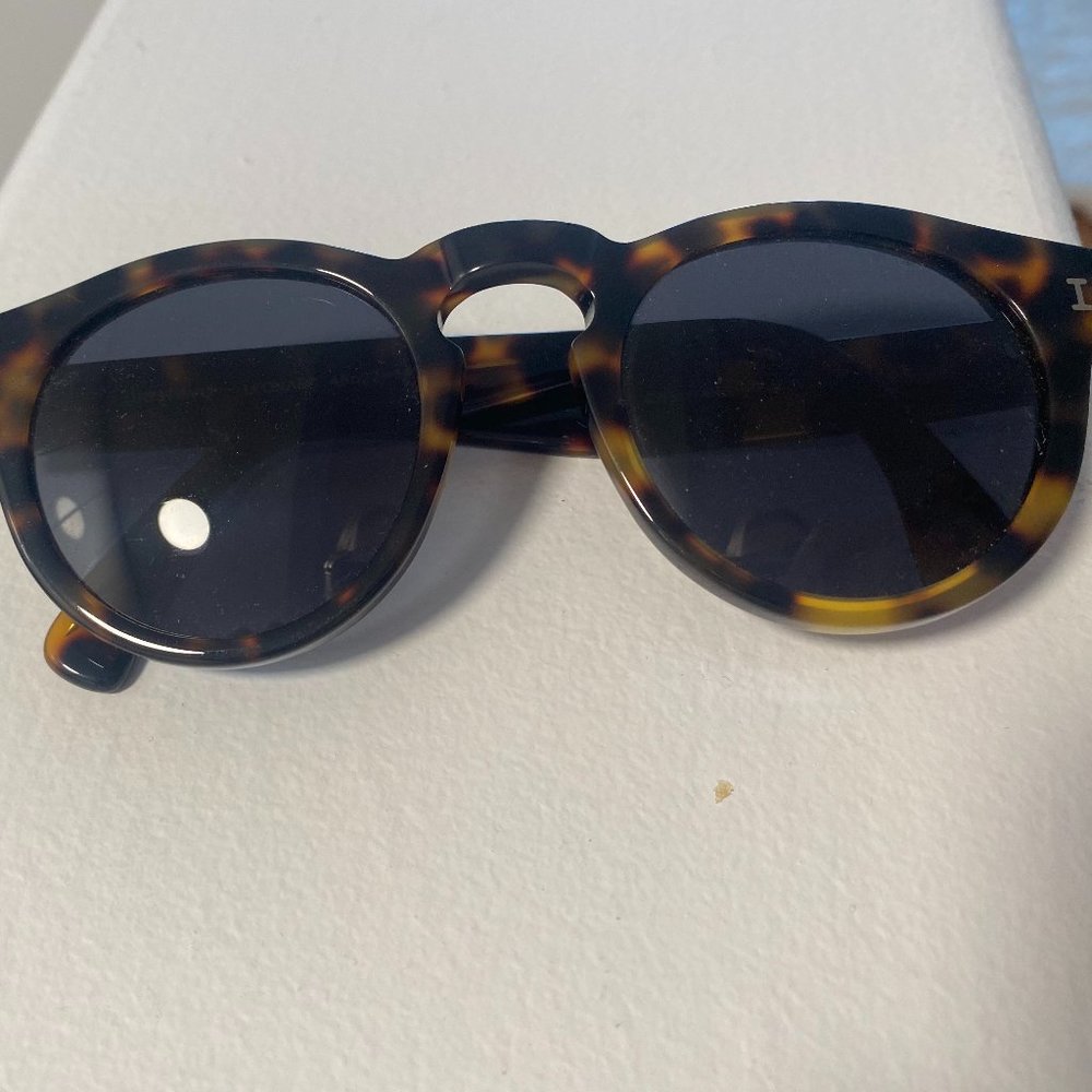 Illesteva tortoise sunglasses